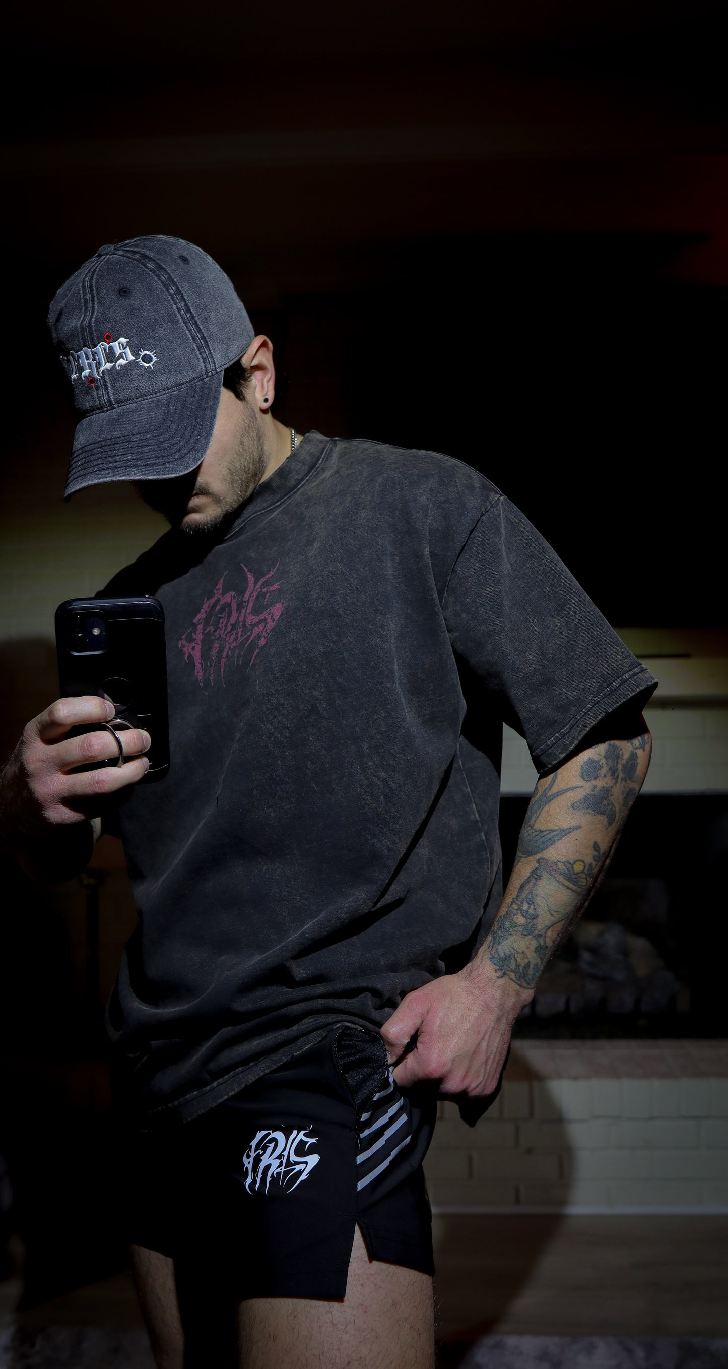 VINTAGE WASH DISTRESSED FRLS AON OVERSIZED TEE