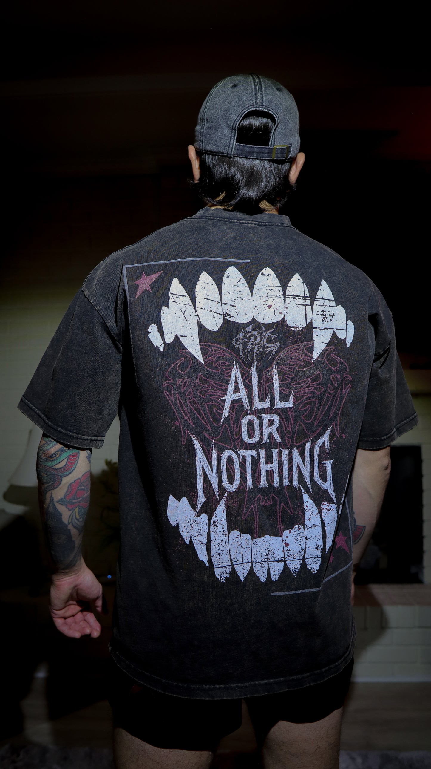 VINTAGE WASH DISTRESSED FRLS AON OVERSIZED TEE